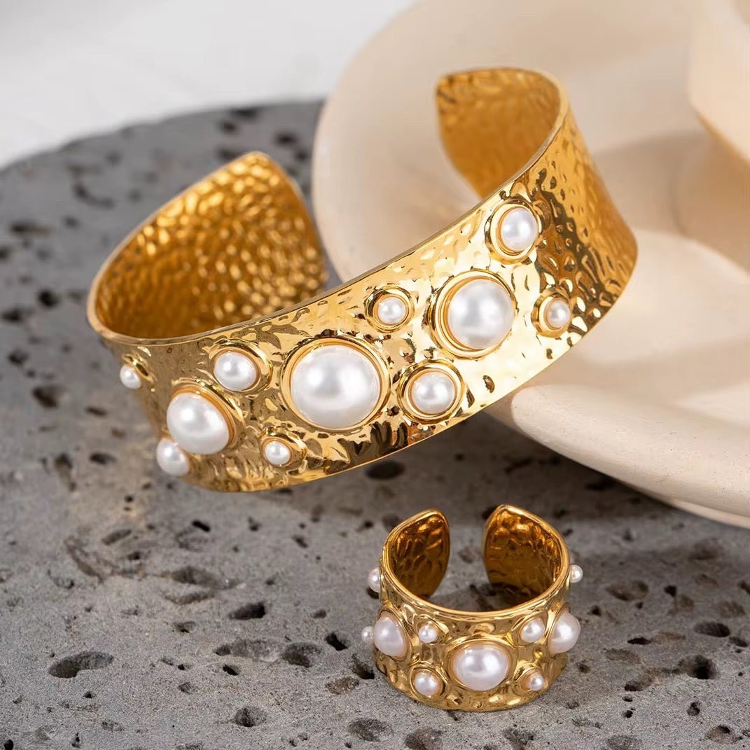 Aurelia Shell Pearl Hammered Ring - Calilo Australia