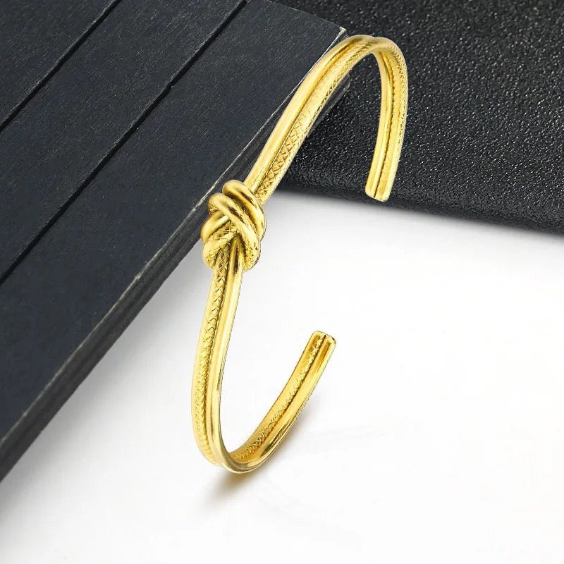 Amore Knot Cuff Bangle - Coco & Cali