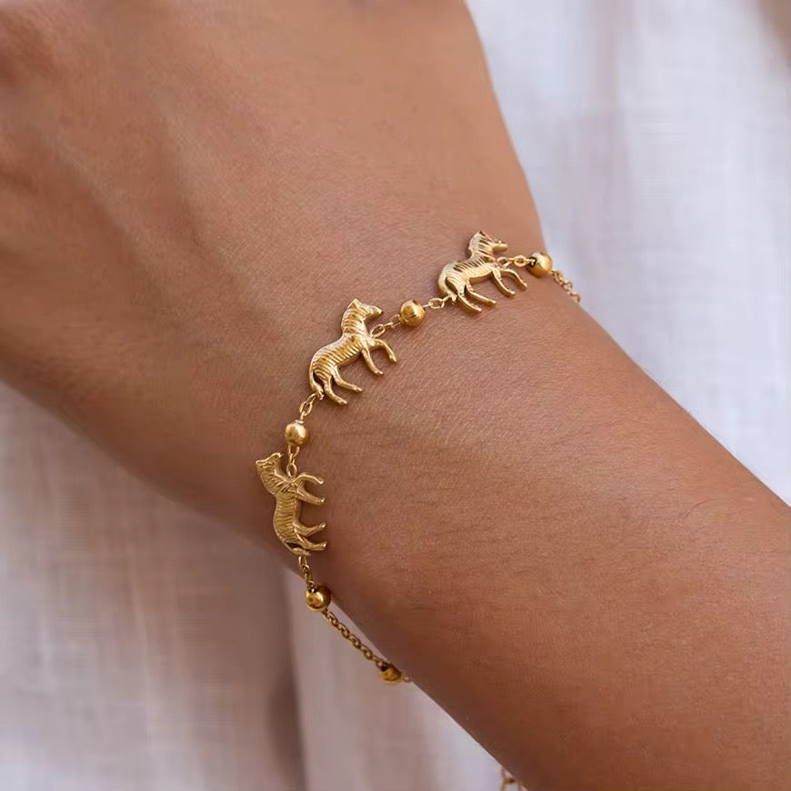 Gold horse chain bracelet for women