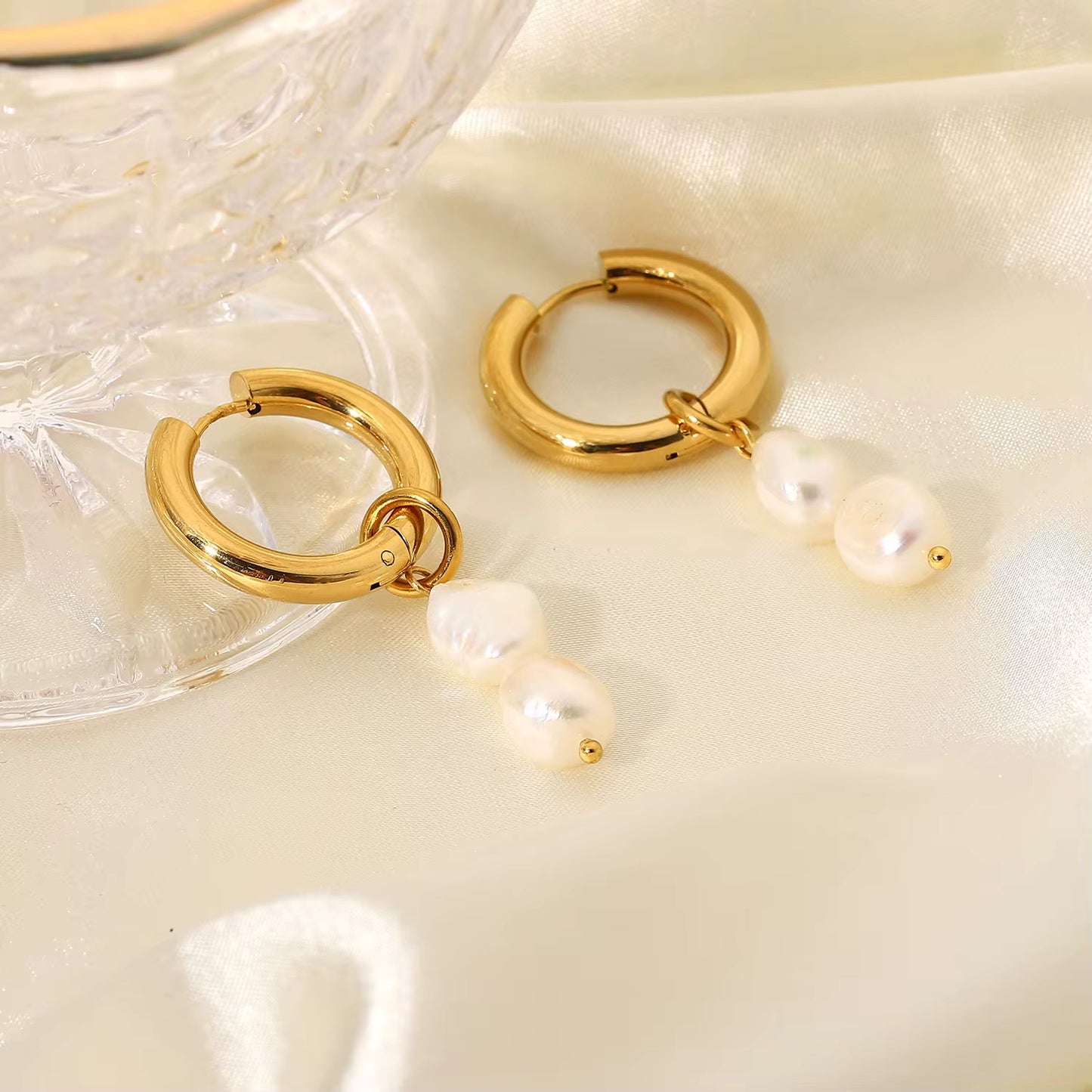 Calilo Pearl Gold Hoops