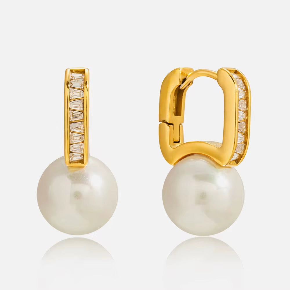 Gold pearl and zircon earrings