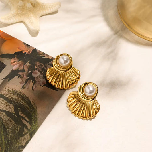 Zoe Pearl Earrings