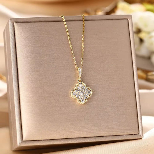 Aurelia Gold Clover Necklace - Calilo Australia