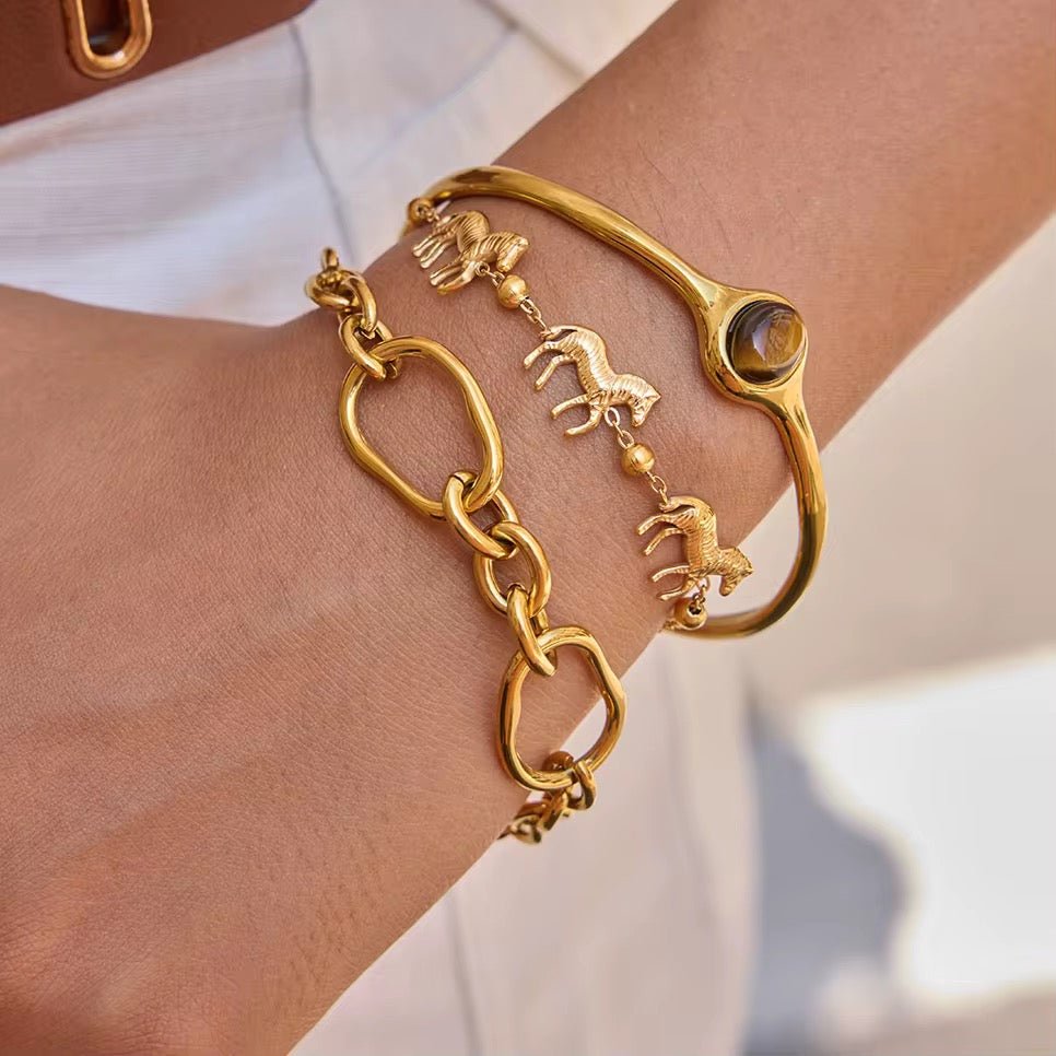 Aurelia Horse Chain Gold Bracelet - Calilo Australia