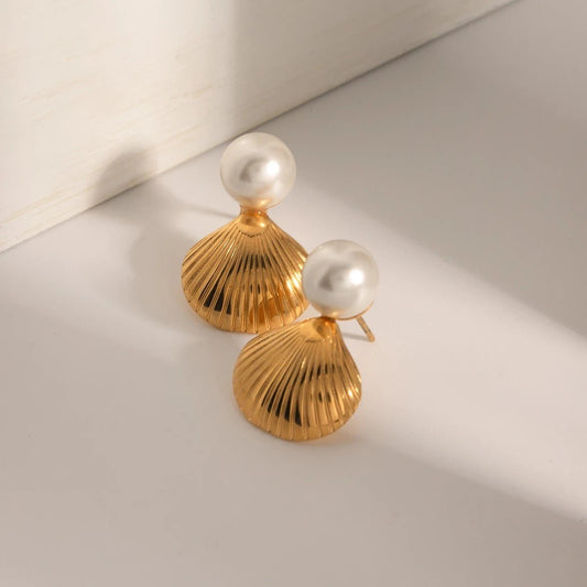 Carrie Shell Pearl Earrings - Calilo Australia