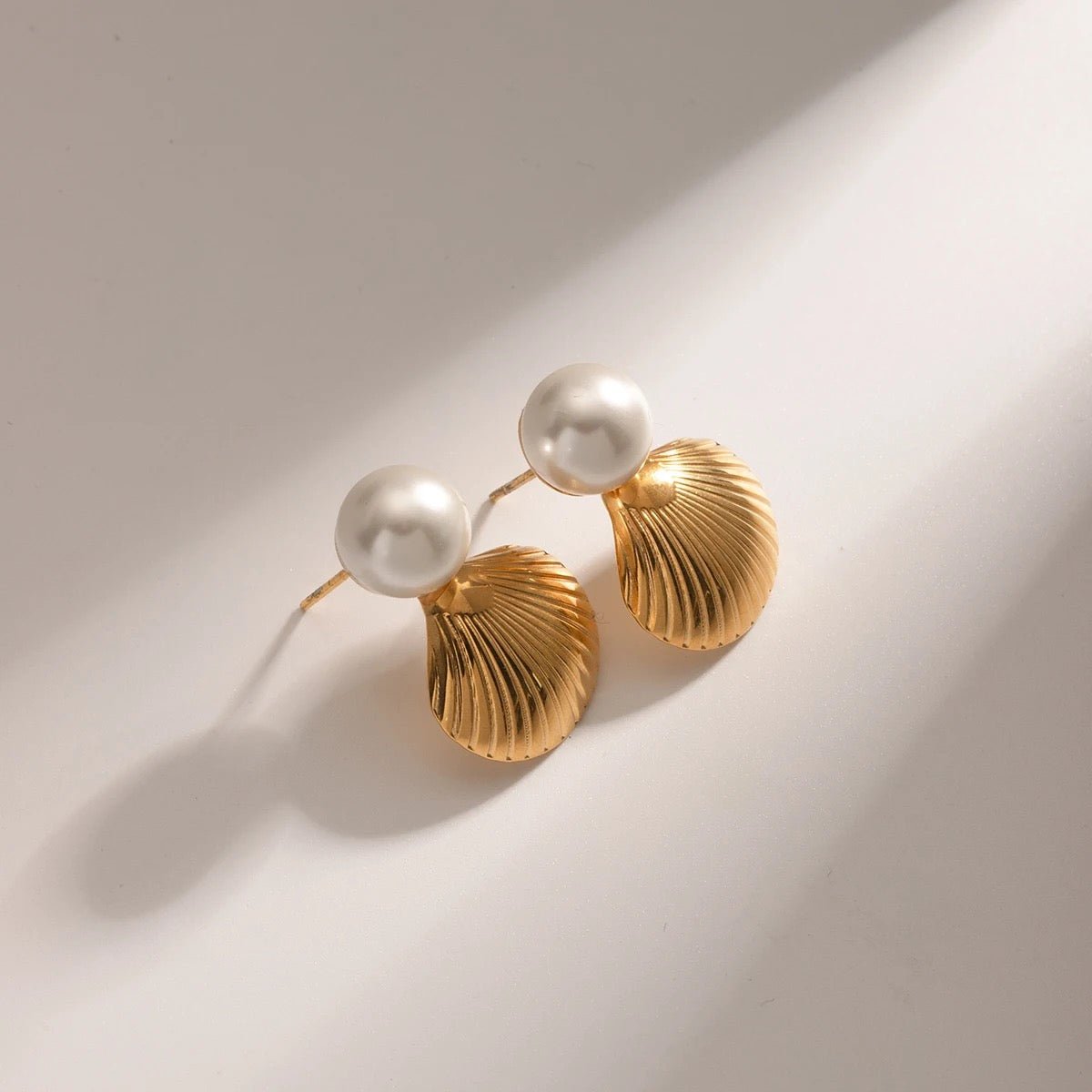 Carrie Shell Shell Carrie Shell Pearl Earrings - Calilo Australia