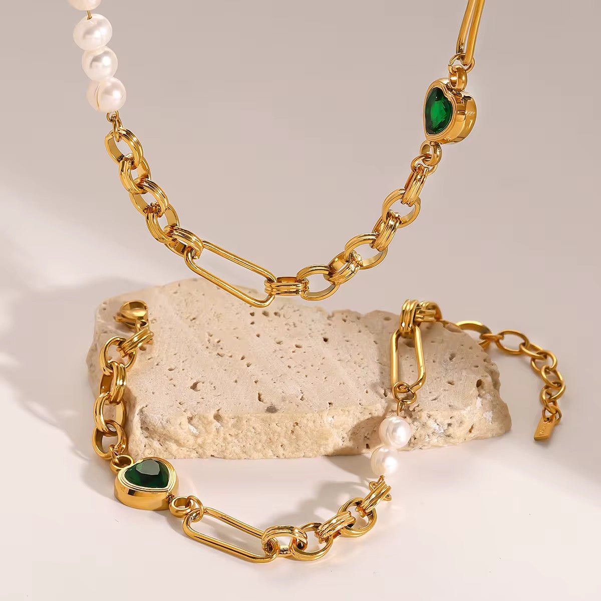 Ora Gold Heart Necklace - Calilo Australia