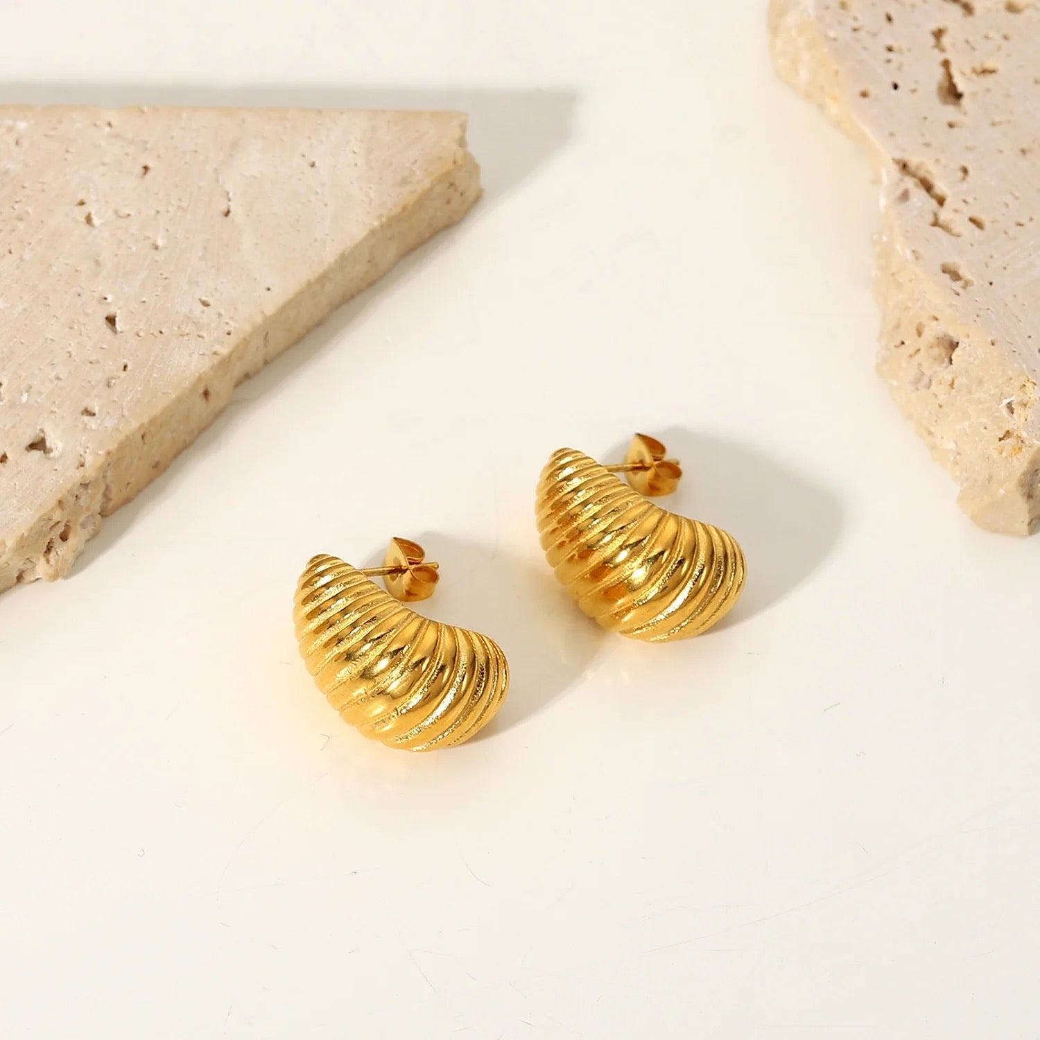 Amora Gold Earrings - Coco & Cali