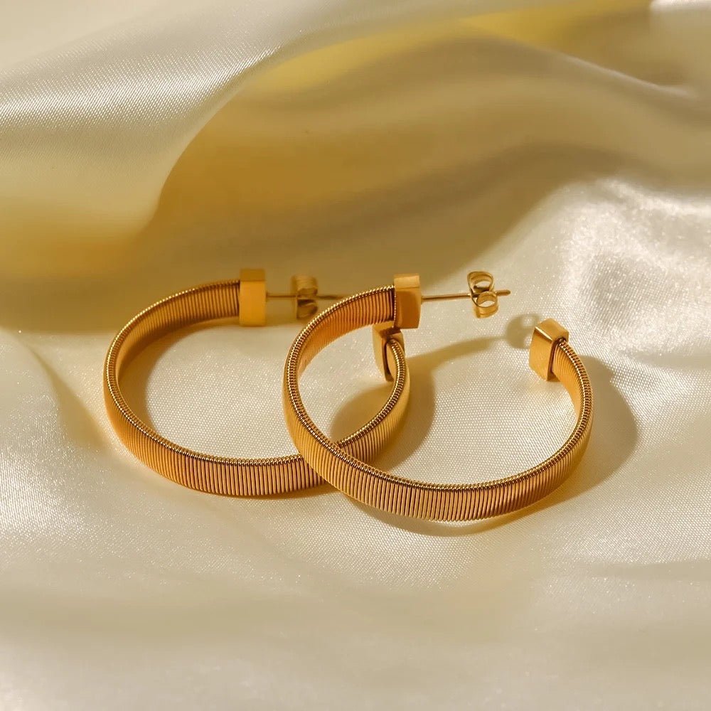 Tia Gold Hoop Earrings - Coco & Cali